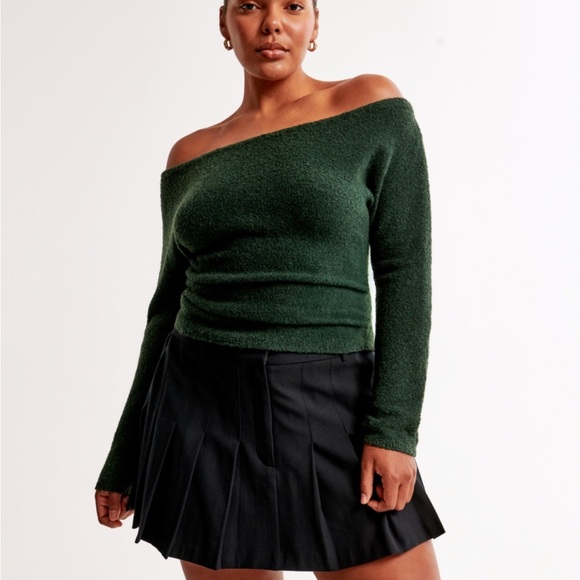 Abercrombie & Fitch Dark Green Off-Shoulder Blouse - Picture 2 of 3